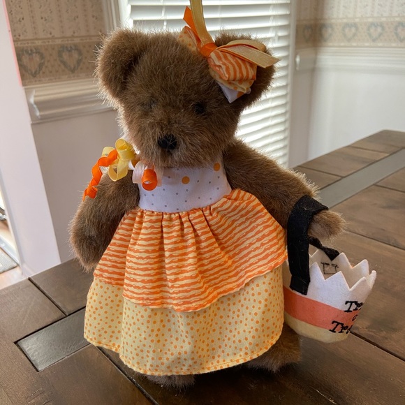 Cute Halloween Candy Corn themed Boyd’s Bear!
